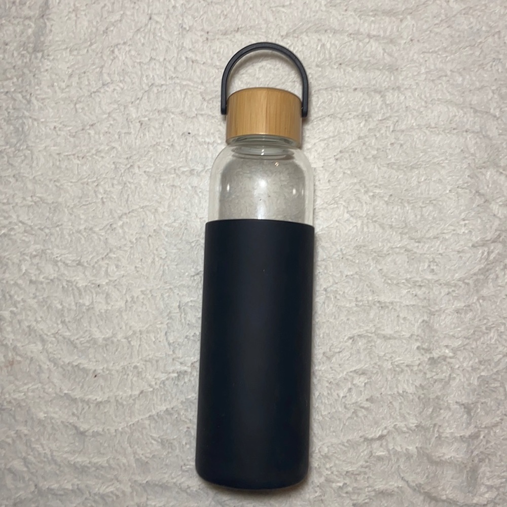 HD Designs Glass Drinking Bottle With Bamboo Lid 18 Oz